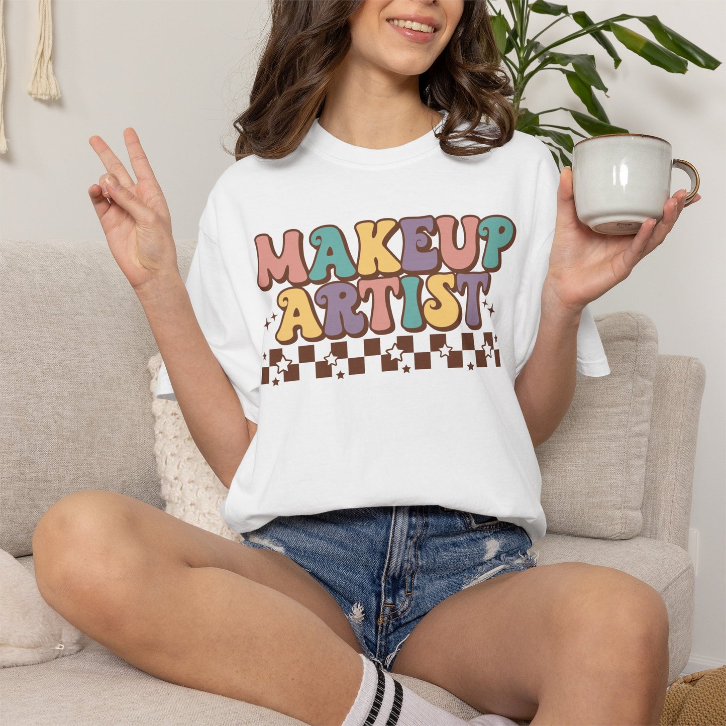 Makeup Artist Retro Graphic T-Shirt